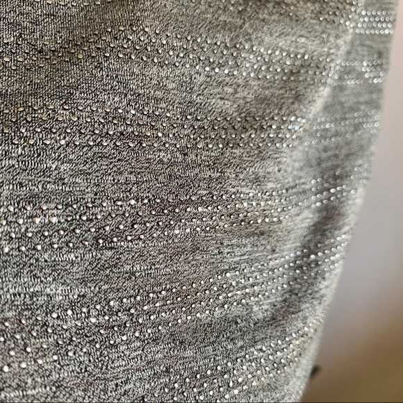 SOPHIE RUE Metallic Sleeveless Sheer V Top - Picture 10 of 12